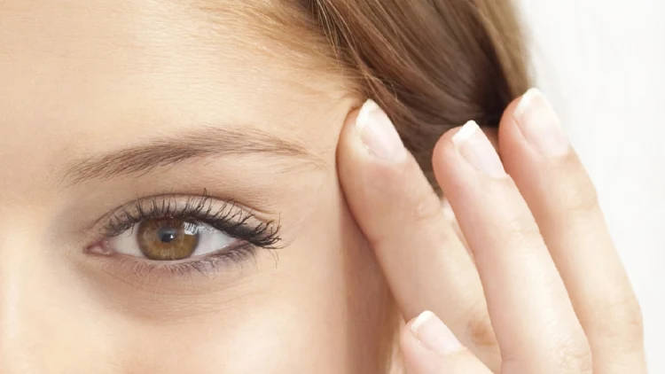 عوارض بوتاکس چشم گربه ای